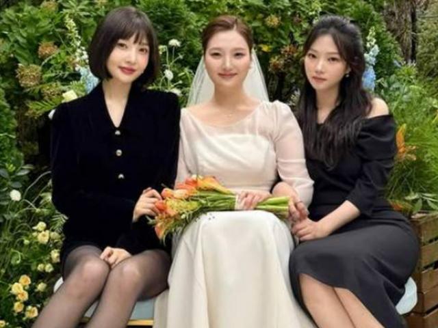 “걸그룹 셋이냐”…조이 자매 결혼식 사진에 댓글 폭주