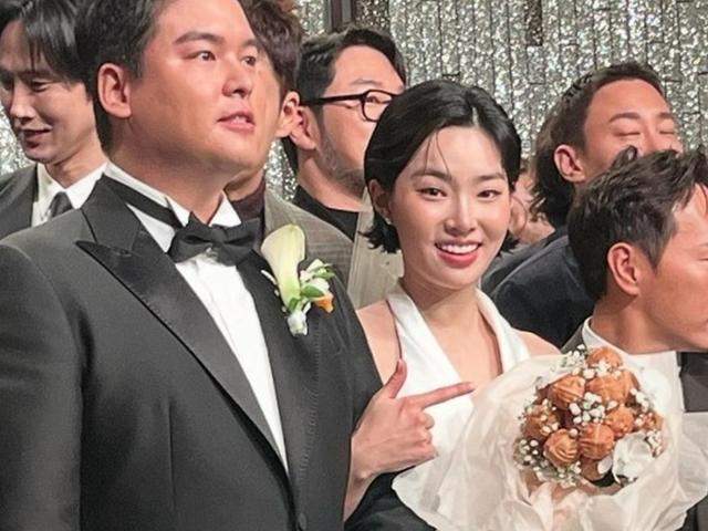 하객만 1000명, 호텔 전체에 현수막 걸었다…이장우♥조혜원, 신혼여행도 패스?