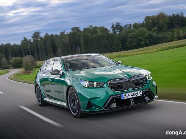 BMW, 고성능 왜건 원조… M<strong>5</strong> 투어링 국내 첫 도입