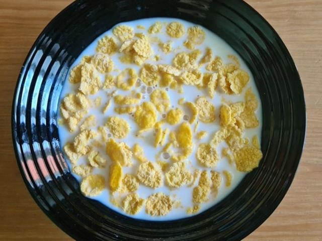 '빵 반죽 만들던 켈로그 형제가..' 이런 비하인드 있을 줄이야, 알고 보면 너무 흥미로운 시리얼의 탄생 순간