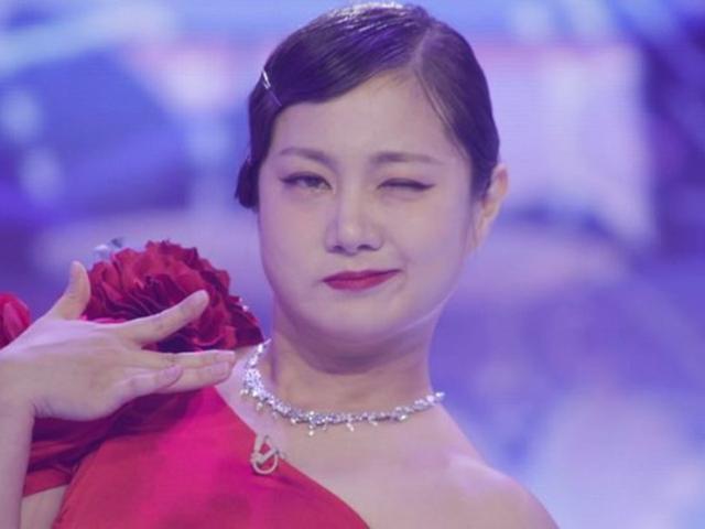 “운전 중 뒷좌석서 남자와 XX 행위”…<strong>박나래</strong> 전 매니저들 노동청 진정