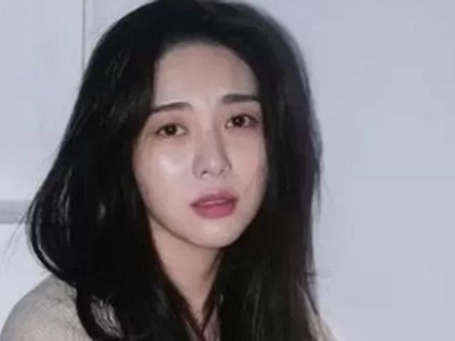 권민아, 극적 구조→<strong>SNS</strong> 계정 삭제... “관계자와 함께 안정 취하는 중”