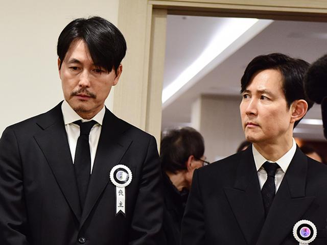 이정재·정우성, 故안성기 빈소 지켰다..<strong>아들</strong>들과 상주 역할