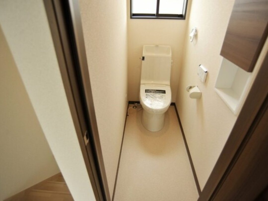 "매일 하면 운이 달아나는 나쁜 풍수 습관" 3위 현관에 신발 어지럽게 두기, 2위 깨진 물건 방치하기, 1위는?