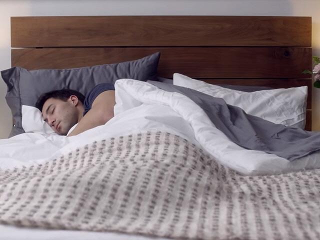 수면 습관과 환경을 트랙킹하는 매트리스 커버, Eight