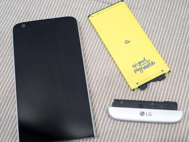 <strong>LG</strong>의 차세대 <strong>스마트폰</strong> 'G6', 다시 한 번 '모듈'을 보여줄까?