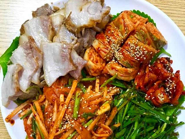 전국 <strong>보쌈</strong> 맛집, 부드러운 고기와 아삭한 김치의 콜라보