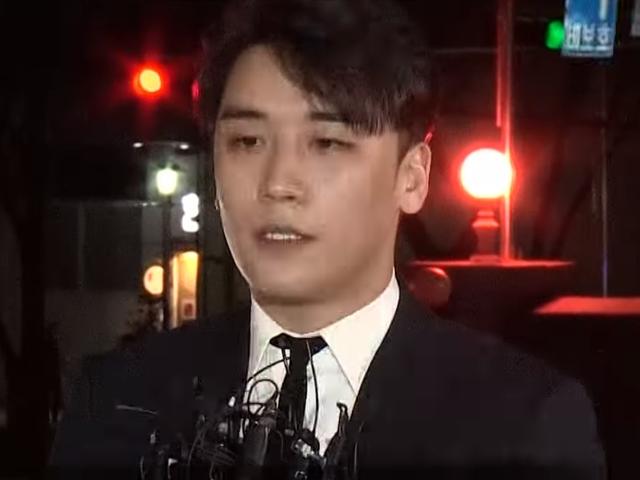 "<strong>승리</strong> '<strong>성접대</strong> <strong>의혹</strong>' 카톡방에 연예인 여러명"…일부 경찰소환