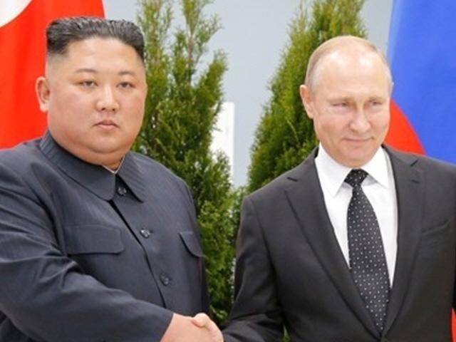 ‘지각대장’ 푸틴, 김정은 기다렸다…“북미간 대화 지지”뜻 밝혀