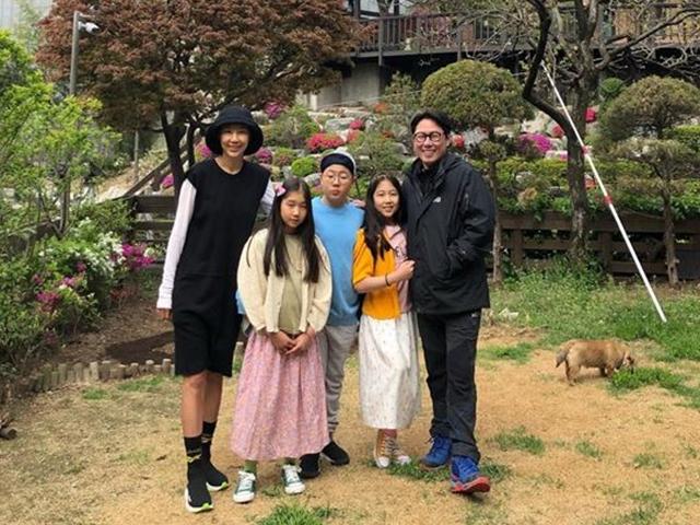 윤종신♥<strong>전미라</strong>, 붕어빵 외모 자랑하는 가족 사진