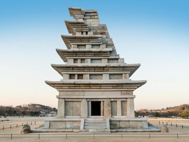 익산 미륵사지 석탑, 20년 보수 끝내고 역사적 준공
