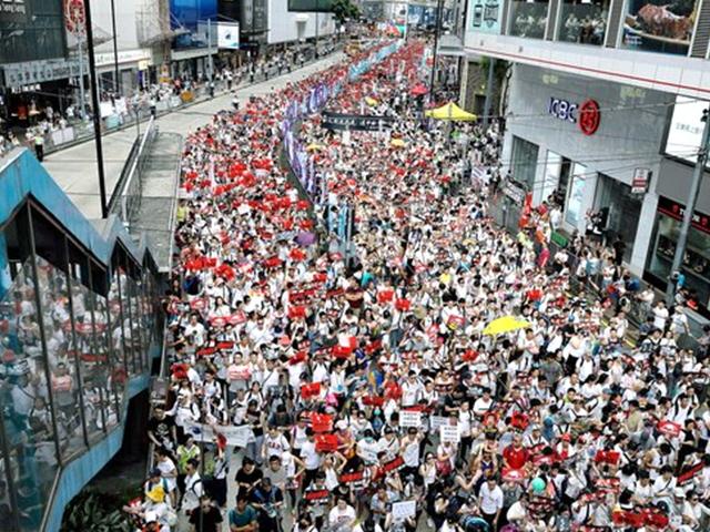 홍콩 사상 최대 103만 시위, 시작은 20대의 치정살인 사건