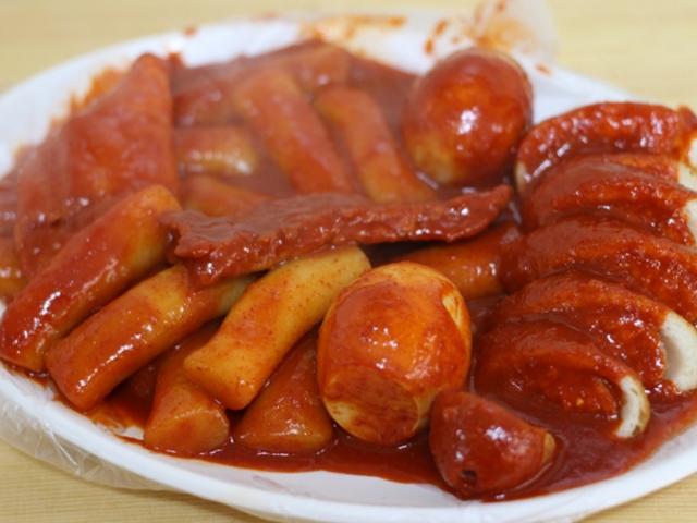쫀득하고 매콤한 빨간 맛, 떡볶이 맛집 BEST 5