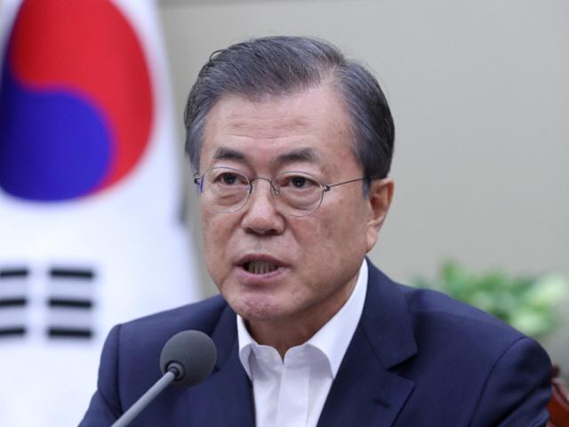 文대통령 “조국-윤석열 조합으로 검찰 개혁 희망..헛된 꿈 아냐”