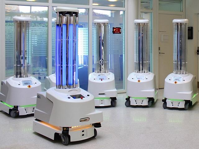 코로나19 바이러스 제거 로봇 등장…의료용 자율 로봇 시대