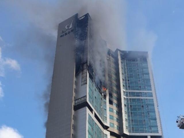 '건물 전체가 불덩어리였는데' 울산 화재 사망자 ‘제로’…신속 대응·침착 대피 빛났다