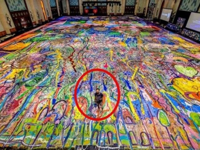 테니스장 6개 합친 크기 ‘세계서 가장 큰 그림’, 702억원에 팔려