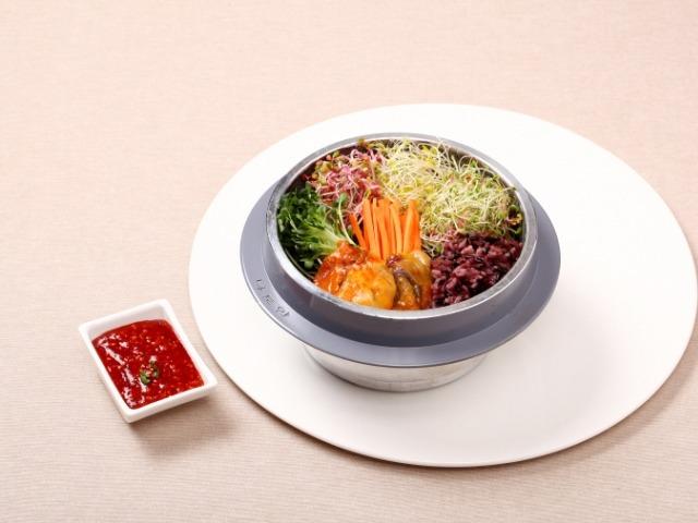 흑미로 만든 건강 영양밥…흑미 멍게 젓갈 비빔밥