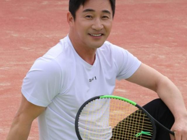 “테니스 치면 심신이 180도 달라져”…배우 전노민 씨의 건강 관리법
