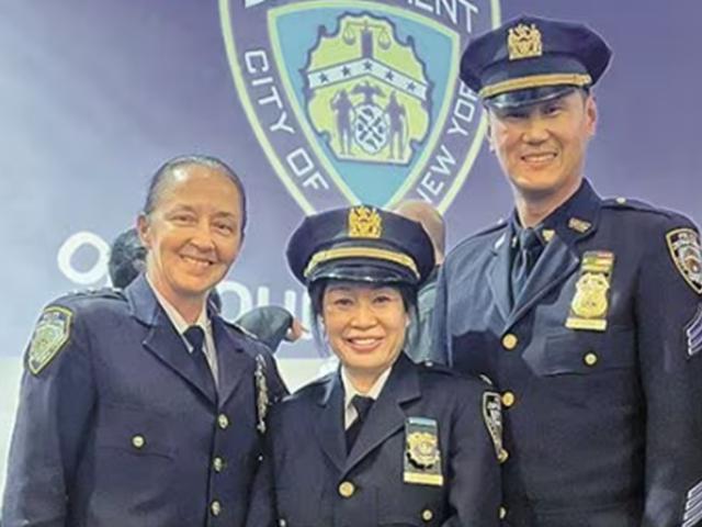 NYPD 첫 한국계 총경 “부산 토박이 <strong>아줌마</strong>인 나도 해냈다”